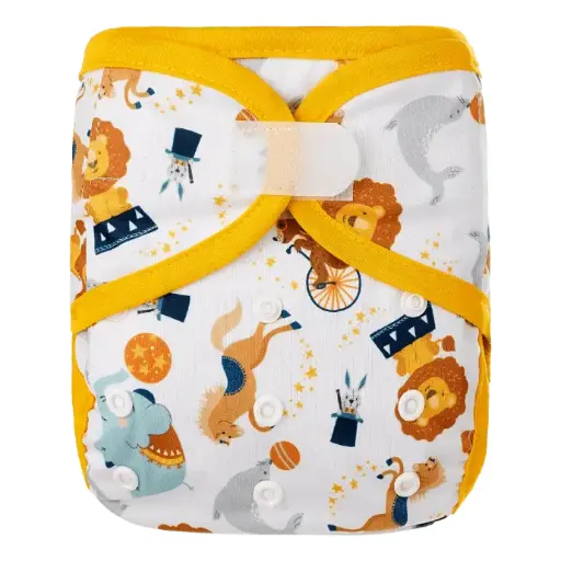 [BA-2026-00021] HappyBear Overbroekje OneSize – Blue Giraffe (kopie)