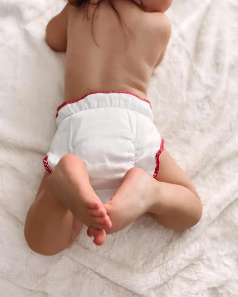 fitted-cloth-diaper-with-snaps-684647_1024x1024@2x.webp