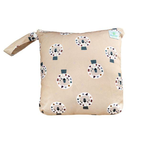 Blümchen wetbag met brede bodem - Cozy Lion - Maat M (5 luiers) 
